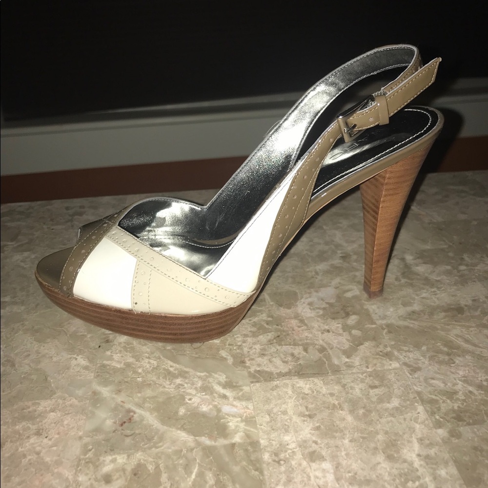 Marc Fisher Women’s Size 7 High Heel Shoes.